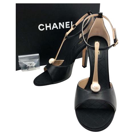 chaussure chanel avec perle|chaussures chanel intemporelles.